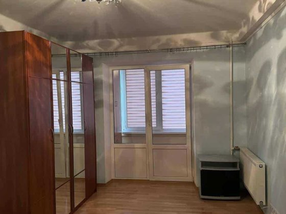 Продам 3х кімнатну квартиру  Миколи Руденка 18