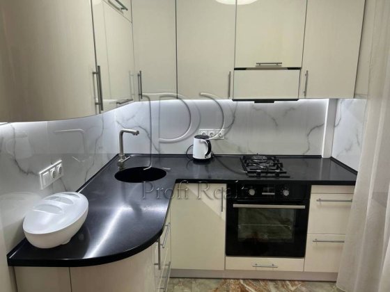 Продаж 3 кімн. квартири за адресою вулиця Карела Чапека 9 в Солом'янському районі, Першотравневий Ма