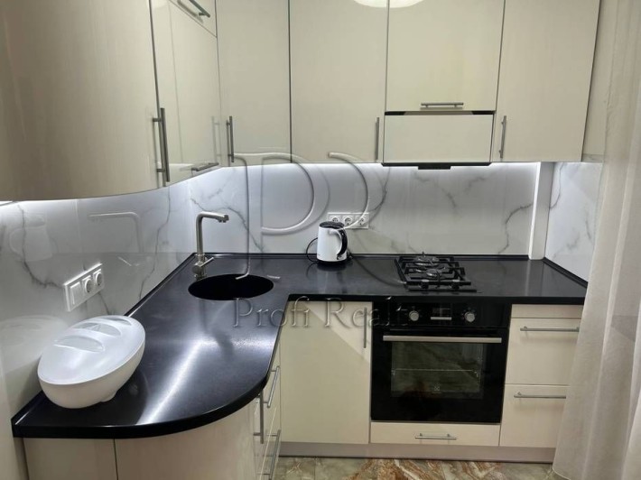 Продаж 3 кімн. квартири за адресою вулиця Карела Чапека 9 в Солом'янському районі, Першотравневий Ма - фото 1