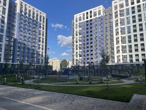 Хороброго 11 б, 1но кімнатна без комісіі