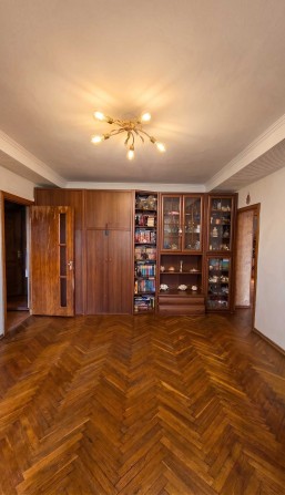 Продаж 3-к квартири в цегляному будинку біля Метро «Чернігівська» - фото 1