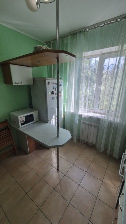 Продаж  двокімнатної квартири  на зручному  1 поверсі . Поруч метро. Оболонь - фото 1
