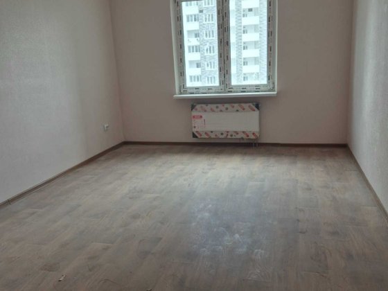 продам євродвокімнатну.Оболонь. з ремонтом