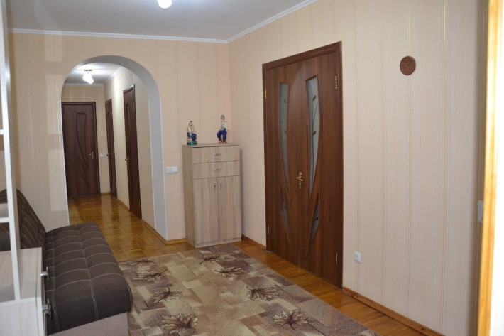 Продам 3-кімнатну  квартиру В. Івасюка 20А - фото 1