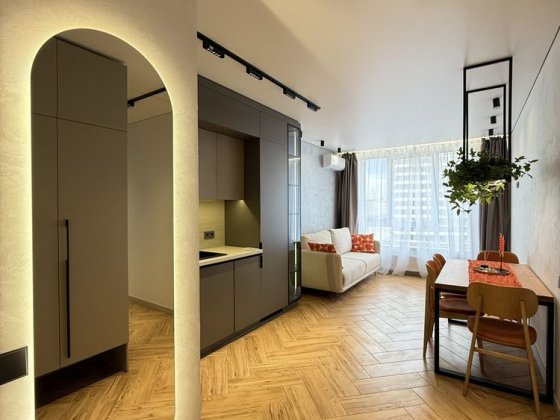 Продаж 2к квартири 63 кв. м Варшавський 3