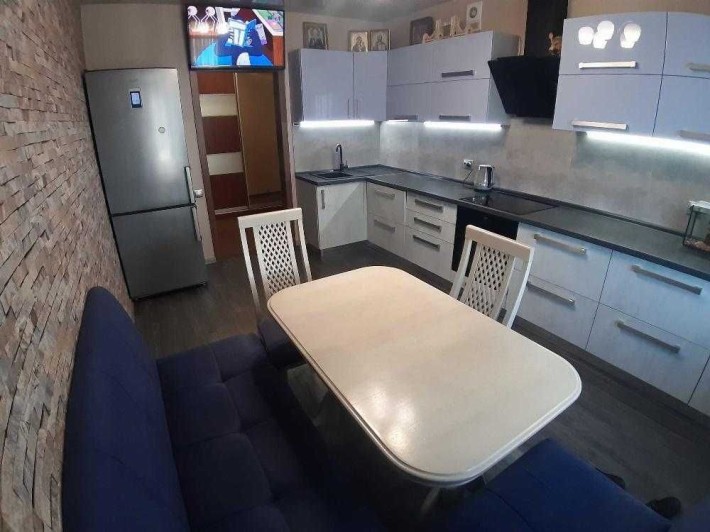 Продаж 3 кімнатной  квартири вул, Милославська 4 - фото 1