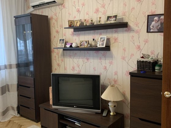 Бальзака 8, Початок Троєщини Киев