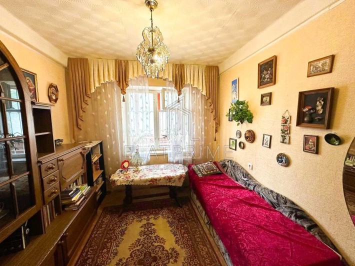 Продаж 3 кімнатної квартири по вул. Жюля Верна, біля парку Совки, 10 хвилин до метро Святошин - фото 1