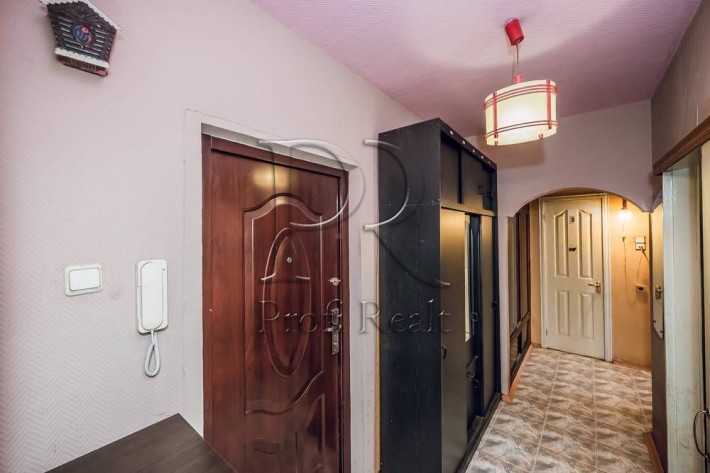 Продаж 2 кімн. квартири  на Виноградарі за адресою просп. Г.Гонгадзе 18 - фото 1
