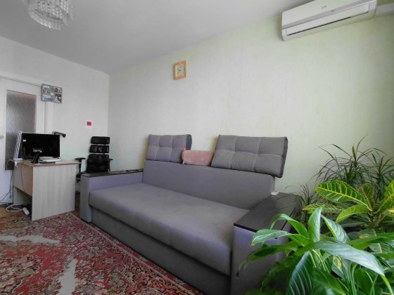 ПРОДАМ 2к квартиру 56 м2 Героїв Дніпра 42. Серія Т2 Жилий стан Консьєрж Метро 8 хв