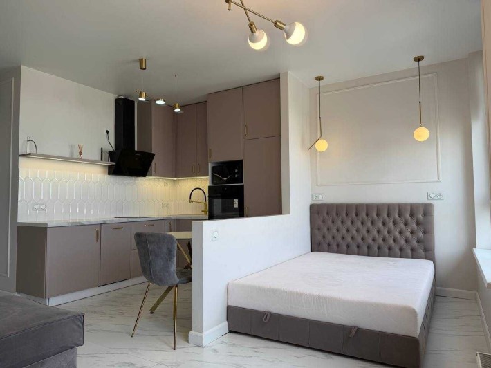 Продається 1-кімнатна Євро-смарт квартира з дизайнерським ремонтом - фото 1