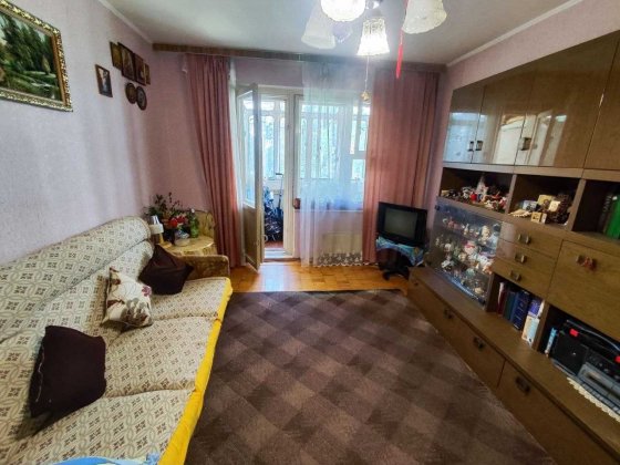 Продам трикімнатну квартиру по вул. Закревського 55, 1/16 к/б, с-Т4, 84,3 кв.м загальна площа. Ціна 
