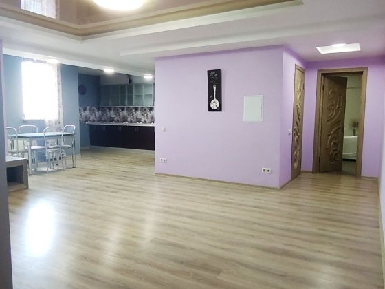3к кв. новобудова Оболонь, пр-т В. Івасюка, 53-Б без світла все працює Киев