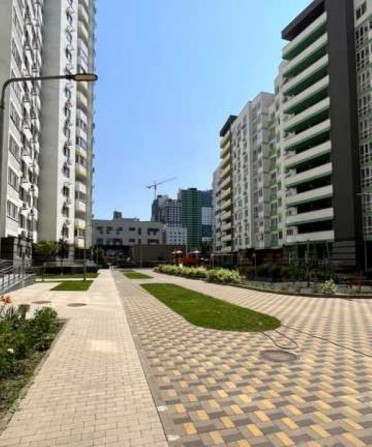 Продаж 1-к квартири Харківське шосе 190 - фото 1