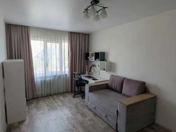 Продаж 2-к квартири Харківське шосе 56