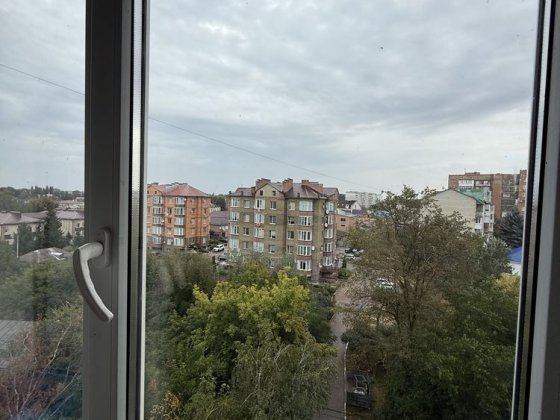 Продам двух кімнатну Ахтырка