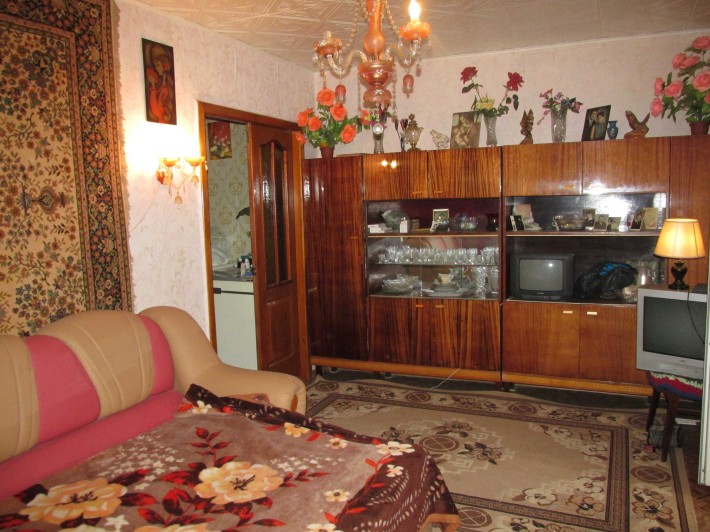 Продам 2 кімнатну квартиру по вул. Святомиколаївській (р-н за 9 школою ) - фото 1