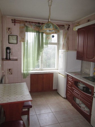 Продам 3 кімнатну квартиру по вул. Грушевського (р-н Дитячої лікарні ) - фото 1