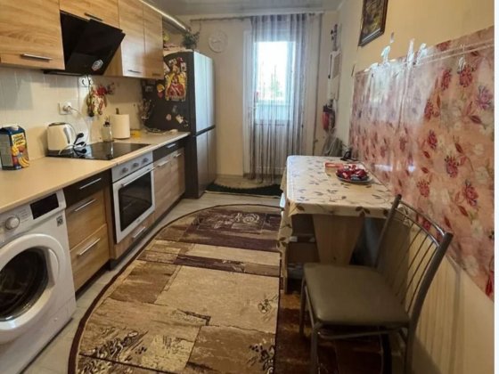 Продается трехкомнатная квартира Білгород-Дністровський