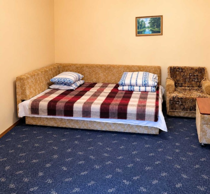 Продам 2-кімнатну квартиру в самому центрі міста - фото 1