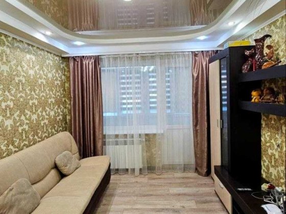 Продам 2х  ком-ую квартиру с АГО на 2 этаже р-н Украина