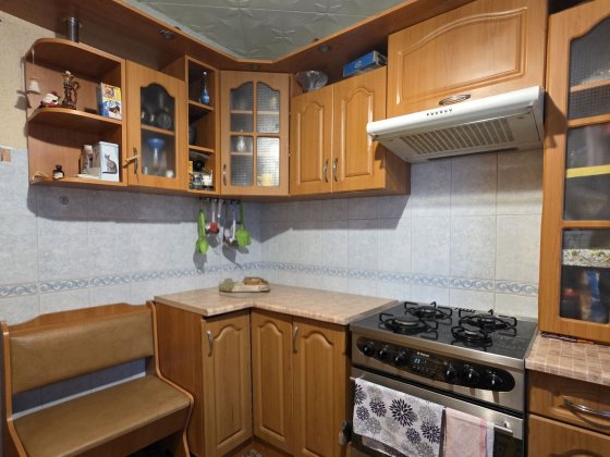 Продам трикімнатну квартиру на другому поверсі Каменское