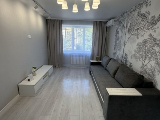 Продам 2 комнатную квартиру р-н Украины Каменское