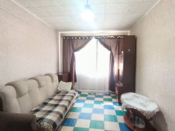 Продам 1 комнатную АЕО, кирпичный дом