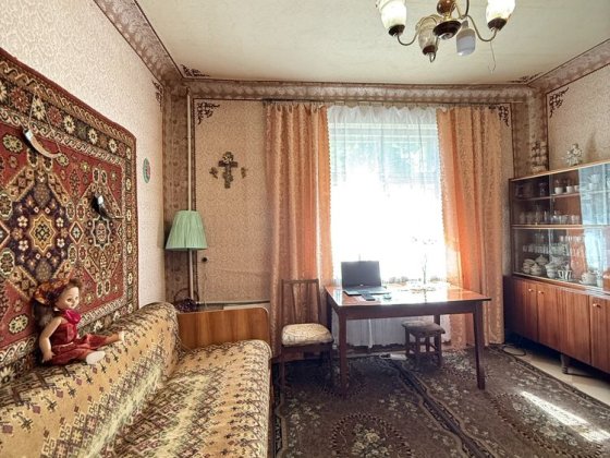 Продам 3-кімн. квартиру, 2 поверх, з балконом, крупногабаритна, р-н 36 школи, YES Каменское