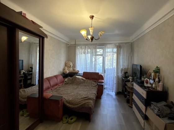 продам 2-х кімнатну квартиру поблизу центру Каменское