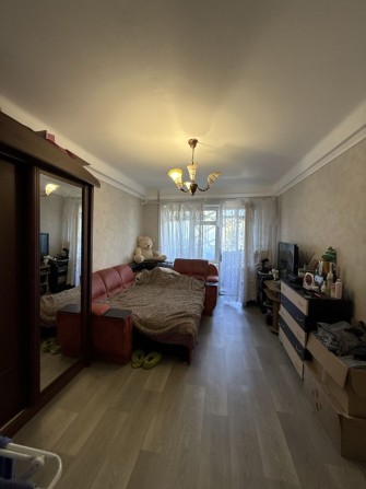 продам 2-х кімнатну квартиру поблизу центру - фото 1