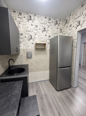 Продам 2-комнатную квартиру в центре - фото 1