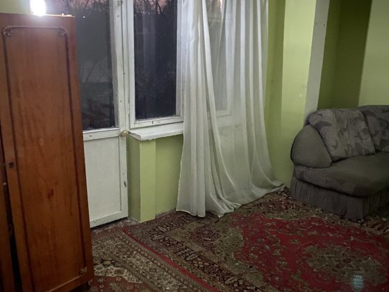 Продам 1ком 4/5 рн Ц.Парку +Долги 2000$ Вар обмена на Авто+ допл Кам'янське