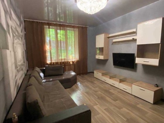Продам 3-кімнатну квартиру з меблями і технікою, можна СЕРТИФІКАТ Каменское