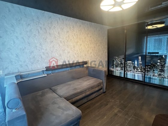 Двокімнатна квартира з ремонтом у районі Палацу Горького Каменское