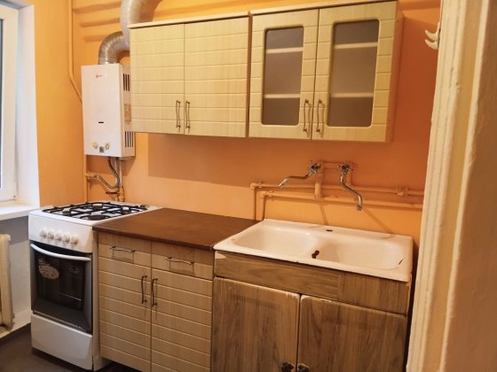 продам 2-ну квартиру район Колеусівська Кам'янське