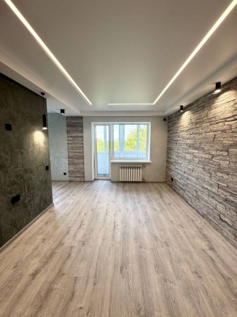 Продам 2-к квартиру с евроремонтом - фото 1