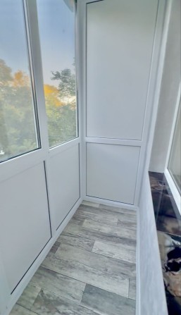 Продам 2х кімнатну Яскраву квартиру з Новим Ремонтом - фото 1