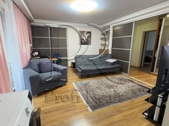 Продається  3 кімн. квартира в м. Вишгород, вул. Набережна Вышгород