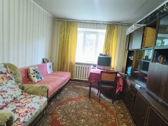 Продам 1 комнатную на Черёмушках Каменское