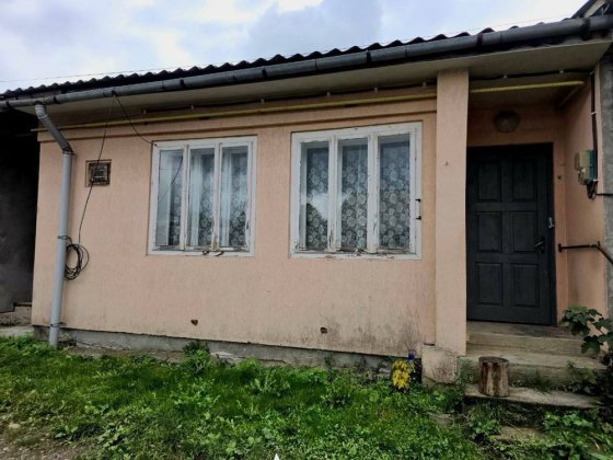 продаж 4х-кімнатної квартири в ст. Долині Долина