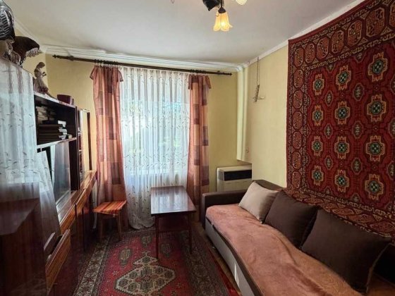 Продається! Затишна трійка в центрі Долини Долина