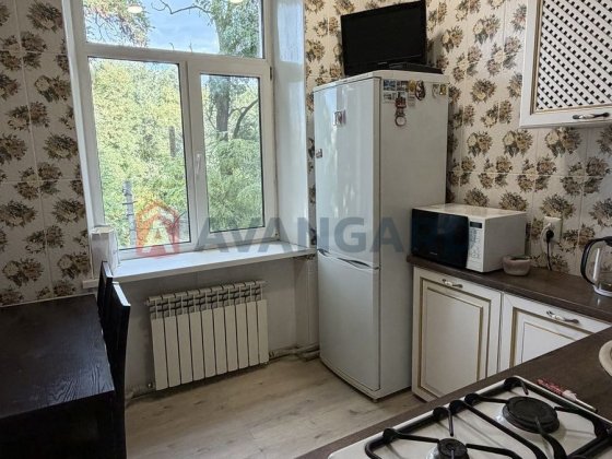 Продам 2 к. квартиру в Центрі м.Камʼянське . Каменское