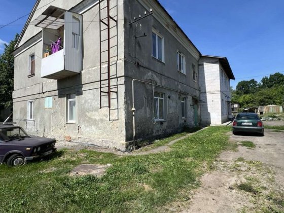 Продається велика 1х кімнатна квартира