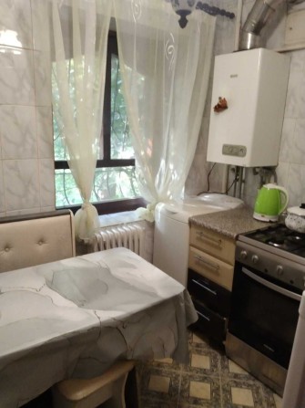 Продам 1 комнатную квартиру  на 2-ом этаже, Черемушки - фото 1