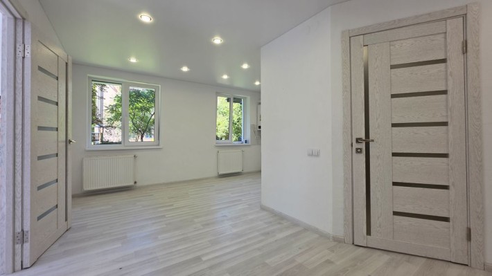Продаж 2 кімнатної квартири з ремонтом Дрогобич - фото 1