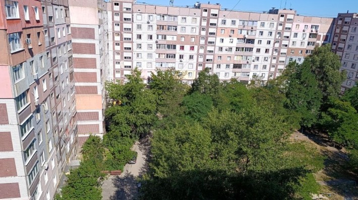 Продам 3 кімнатну квартиру на Лівому березі 4 мікрорайон - фото 1