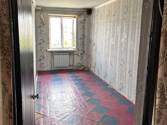 Продается 2-комнатная квартира в кирпичном доме центр города в шаговой доступности !