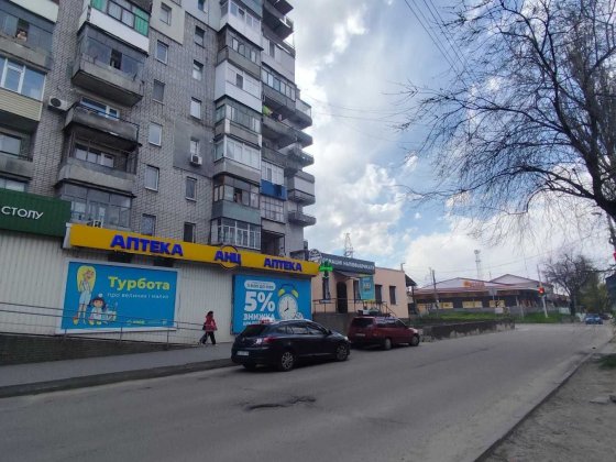 2 комнатная крупногабаритная квартира 4 /10 Чешка кирпич автономное отопление 2 балкона все раздельн Каменское