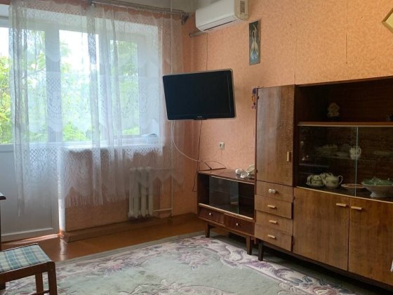 Продаётся 1 ком. 2 этаж ул.Придунайская